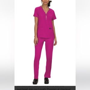 Koi Basics Scrub set